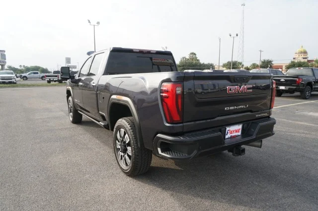 Used 2024  GMC Denali image 8