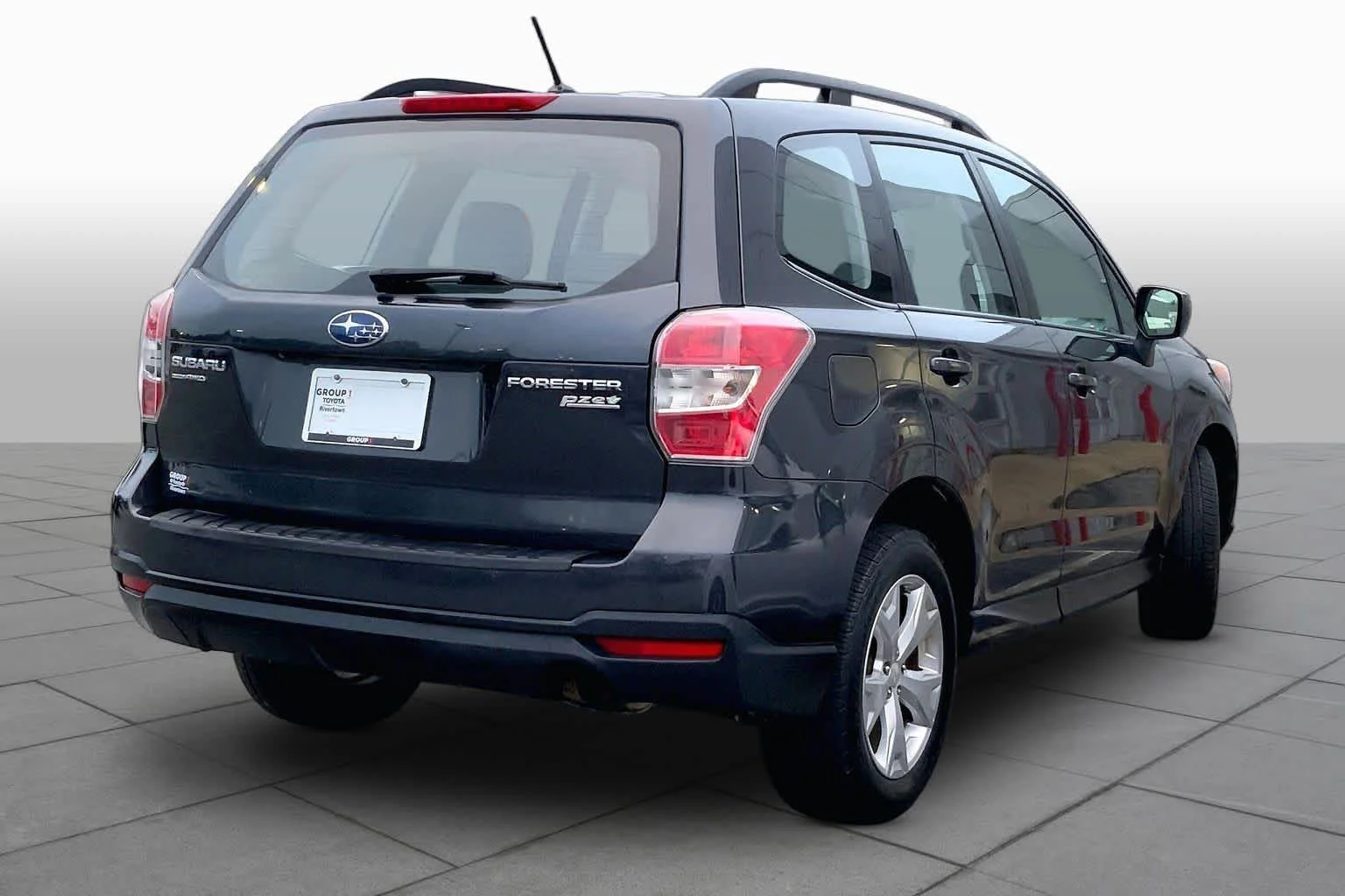 Used 2015 Dark Gray Metallic Subaru 2.5i image 11