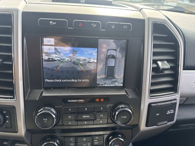 Used 2020 Oxford White Ford Lariat image 27