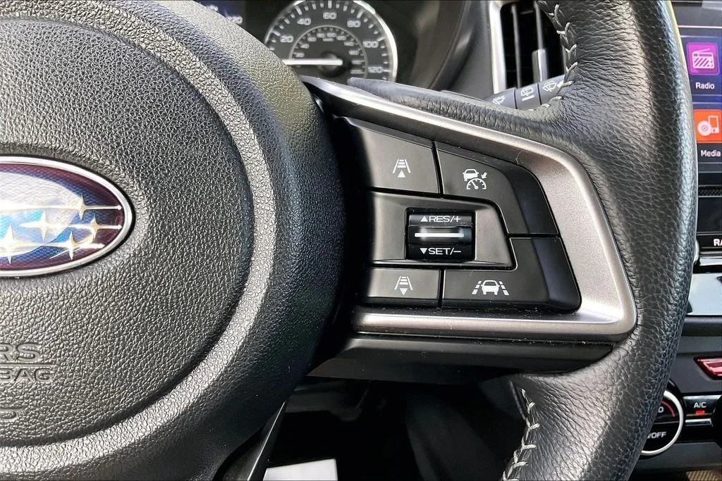 Used 2018 Silver Subaru 2.0i Limited image 19