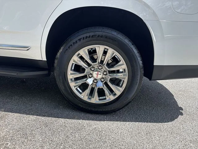 Used 2021 White GMC Denali image 34