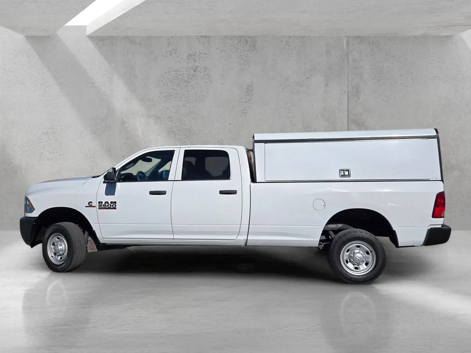 Used 2018  Ram Tradesman image 6