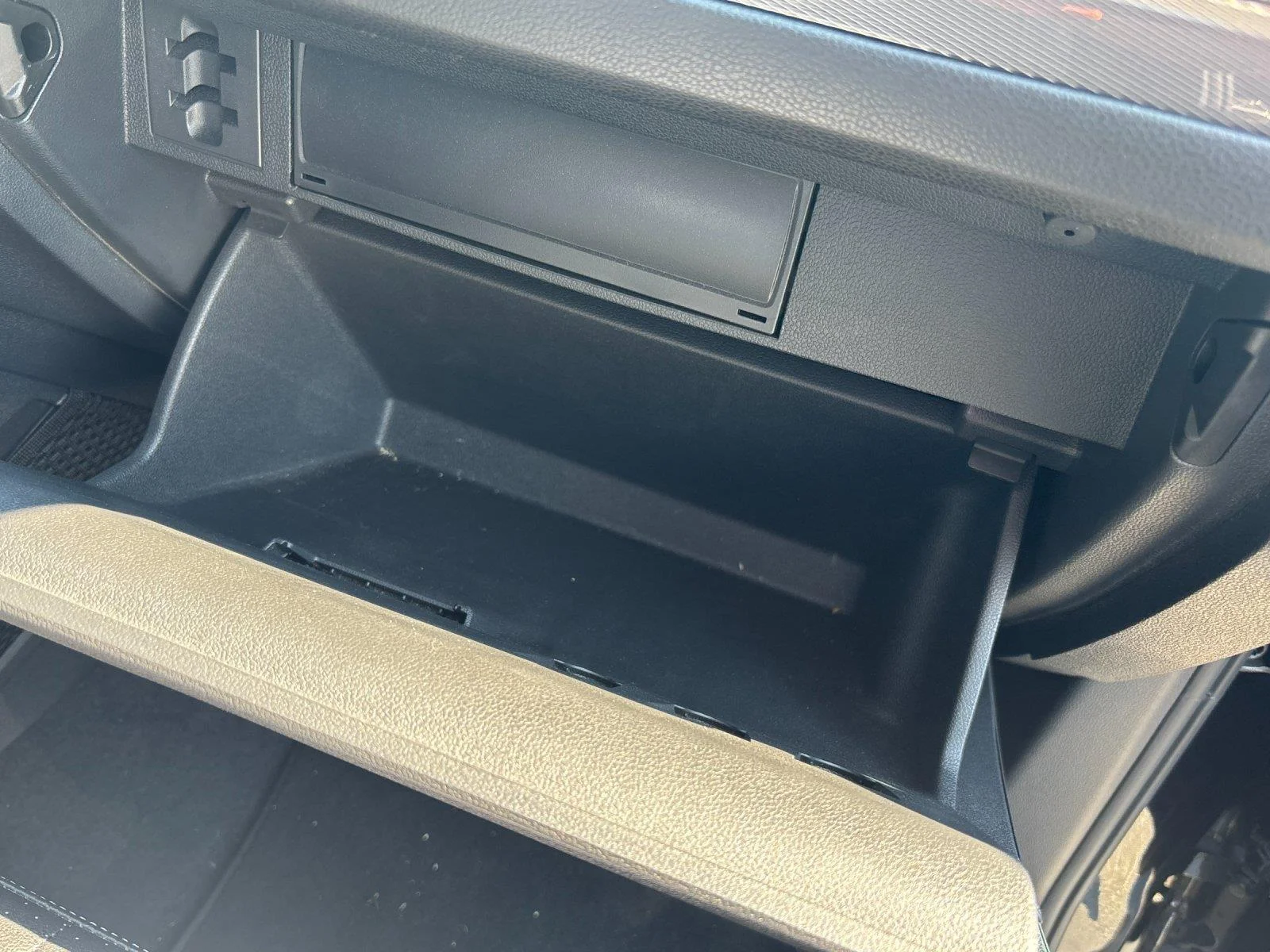 Certified Used 2023  VOLKSWAGEN SE image 40