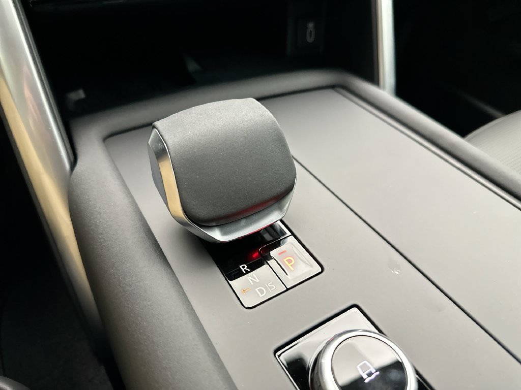 New 2026 Fuji White Land Rover Gemini Edition image 12