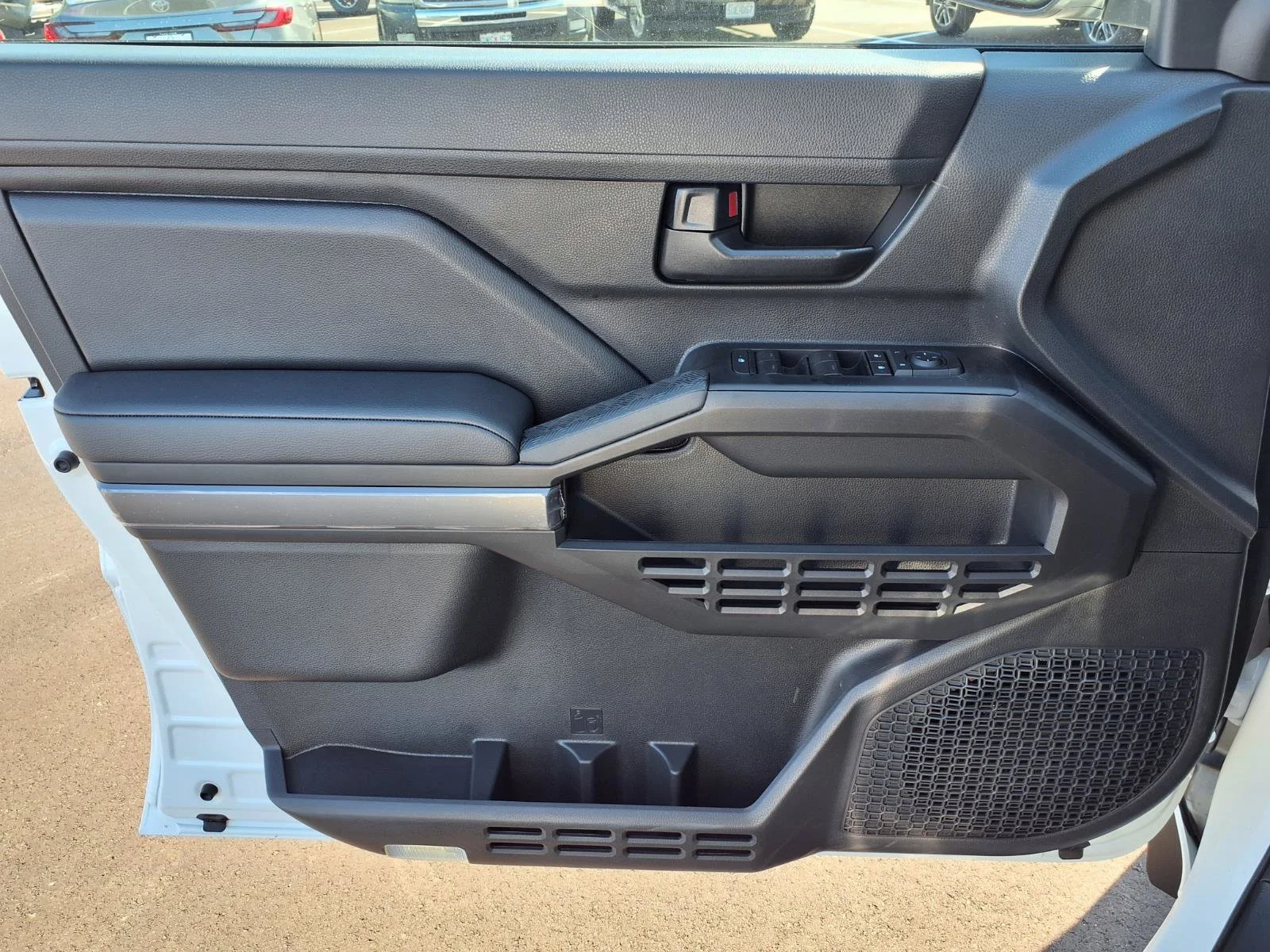 2026 Toyota Tacoma SR5 - Photo 14
