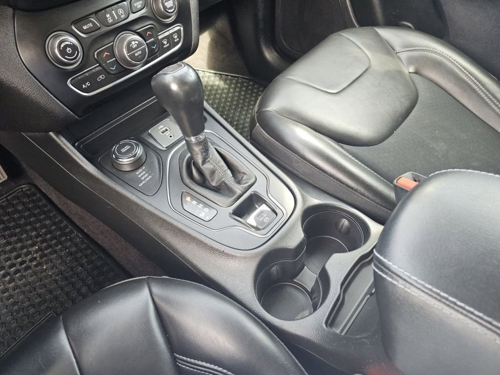 2019 Jeep Cherokee Latitude Plus - Photo 32