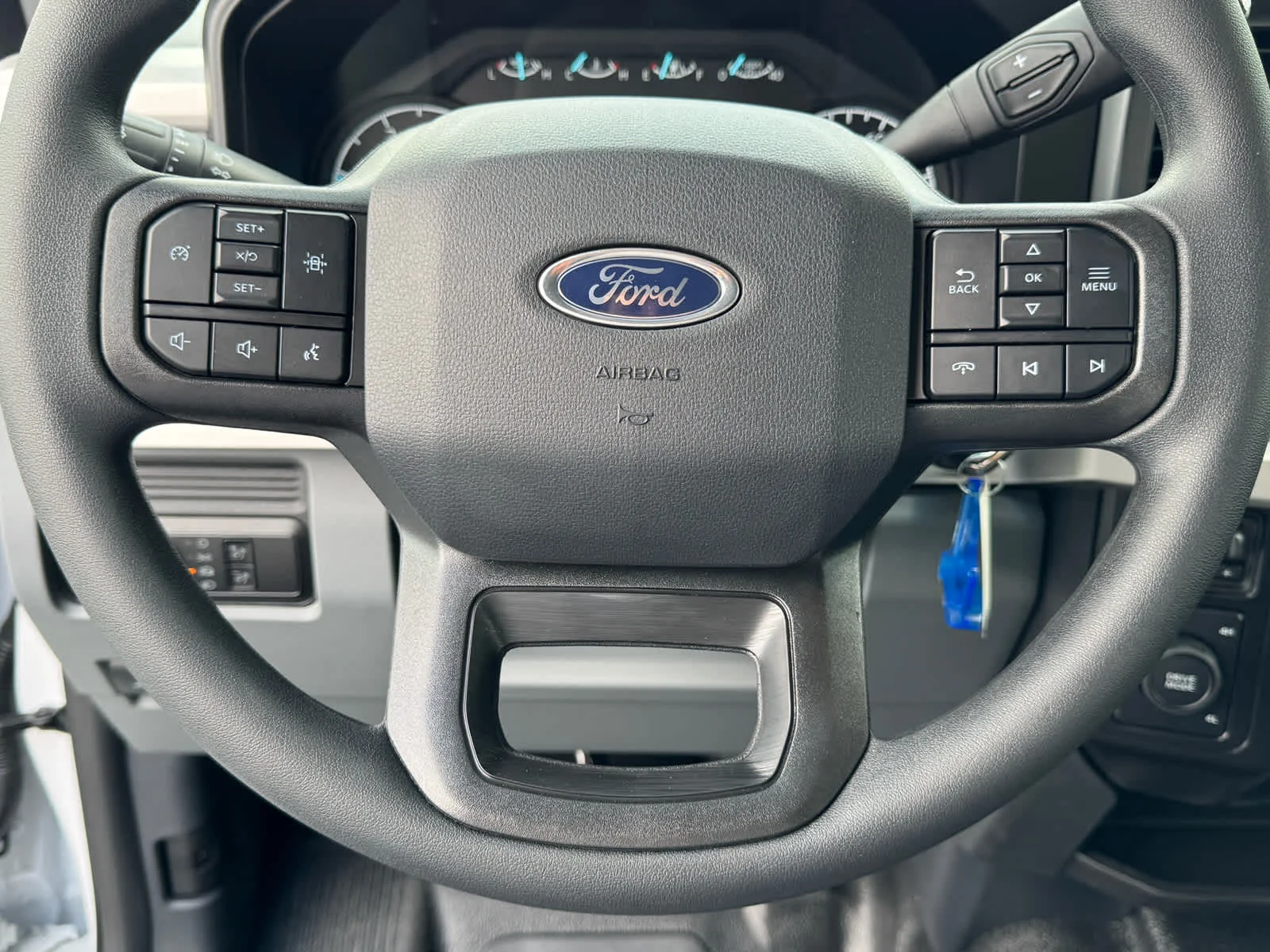 New 2026 Oxford White Ford F-550® XL image 23