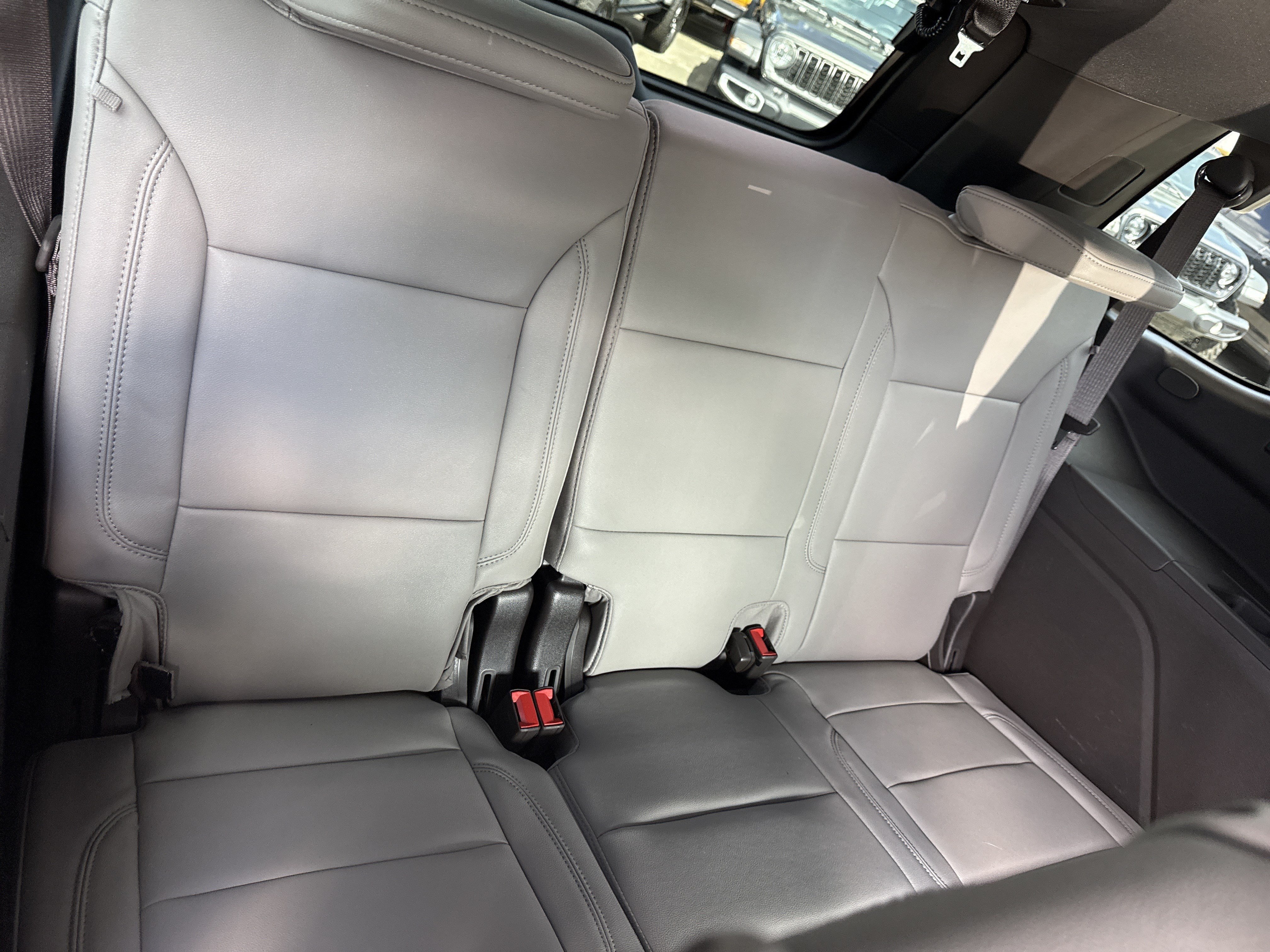 Used 2023 Summit White Chevrolet Z71 image 17