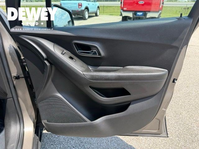 Used 2022 Stone Gray Metallic Chevrolet LT image 34