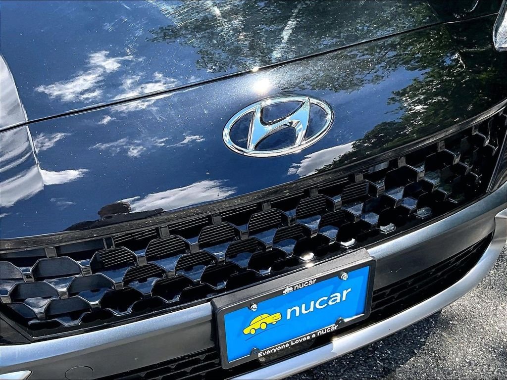 Used 2023 Black Hyundai Limited image 29