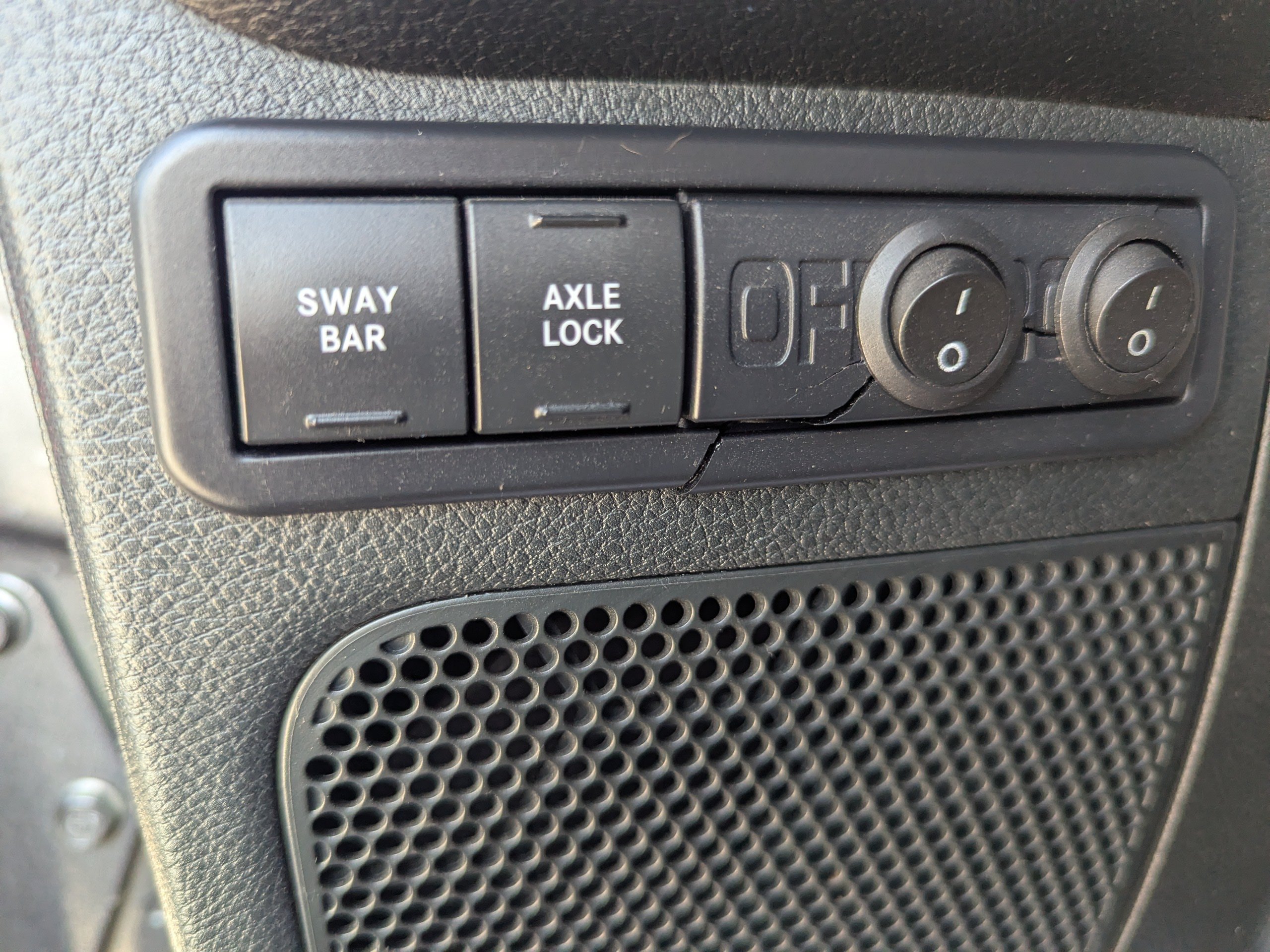 Used 2018  Jeep Rubicon image 12