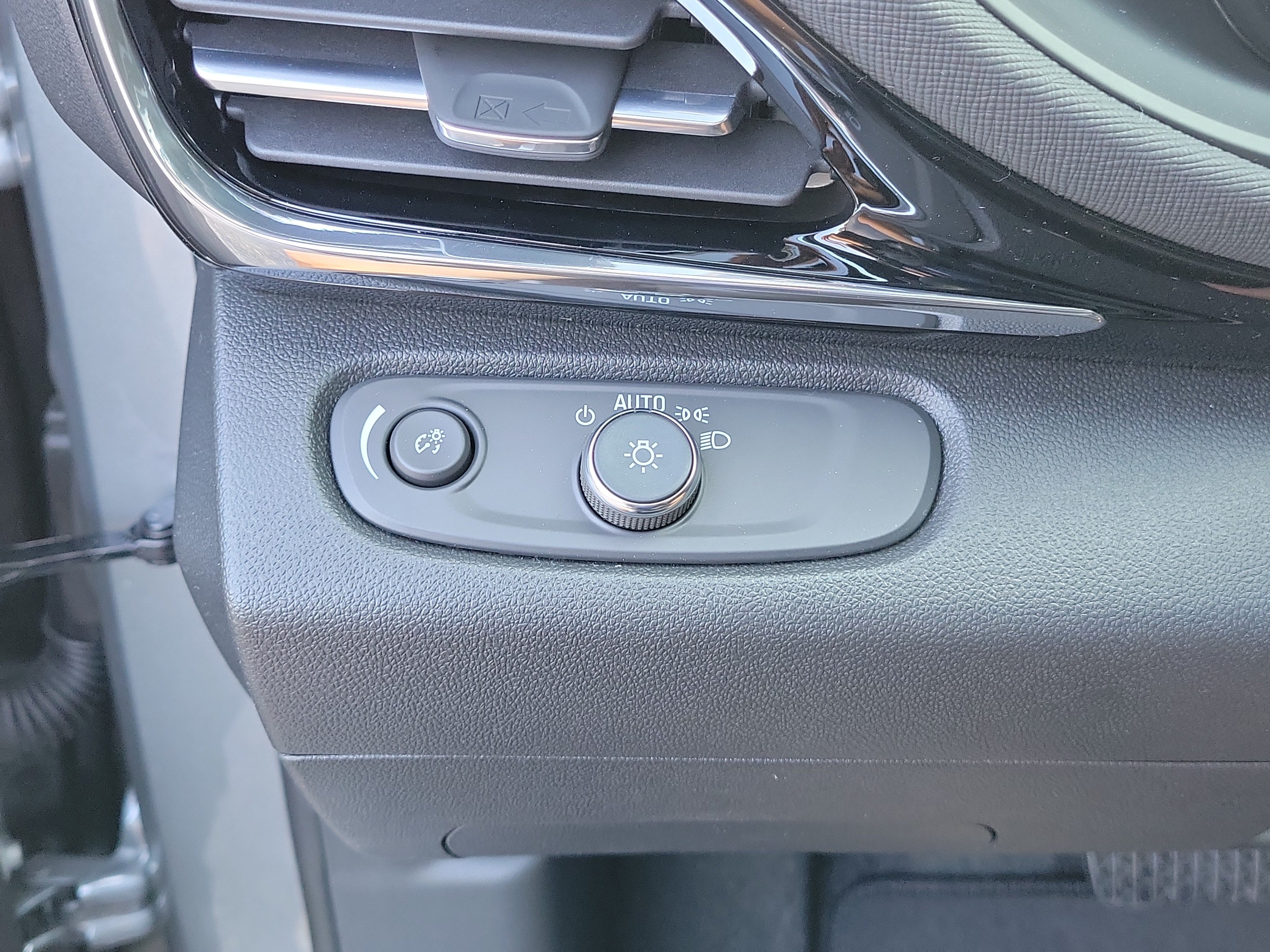 2026 Buick Envista Sport Touring - Photo 21