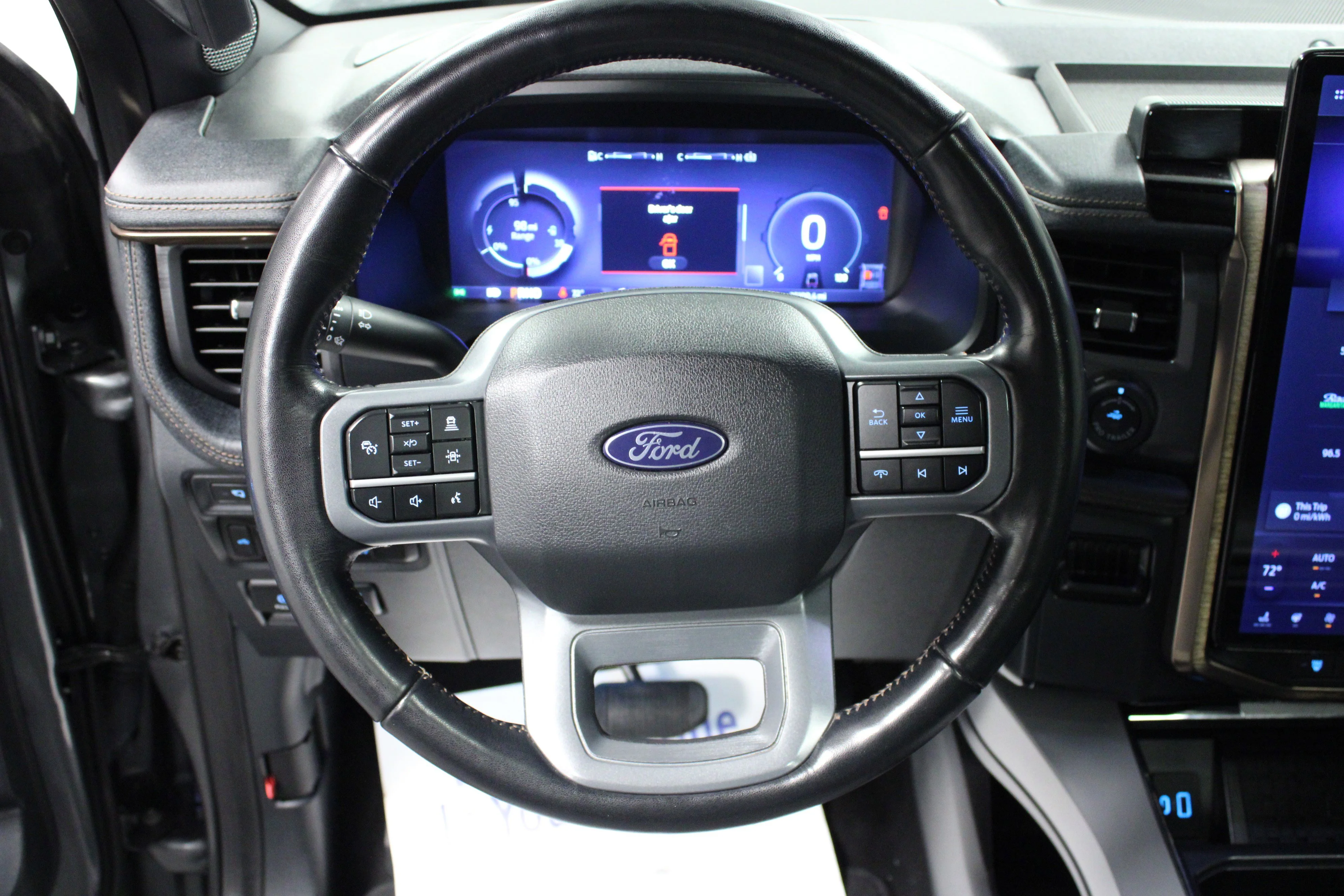 Used 2024 Carbonized Gray Metallic Ford Lariat image 17
