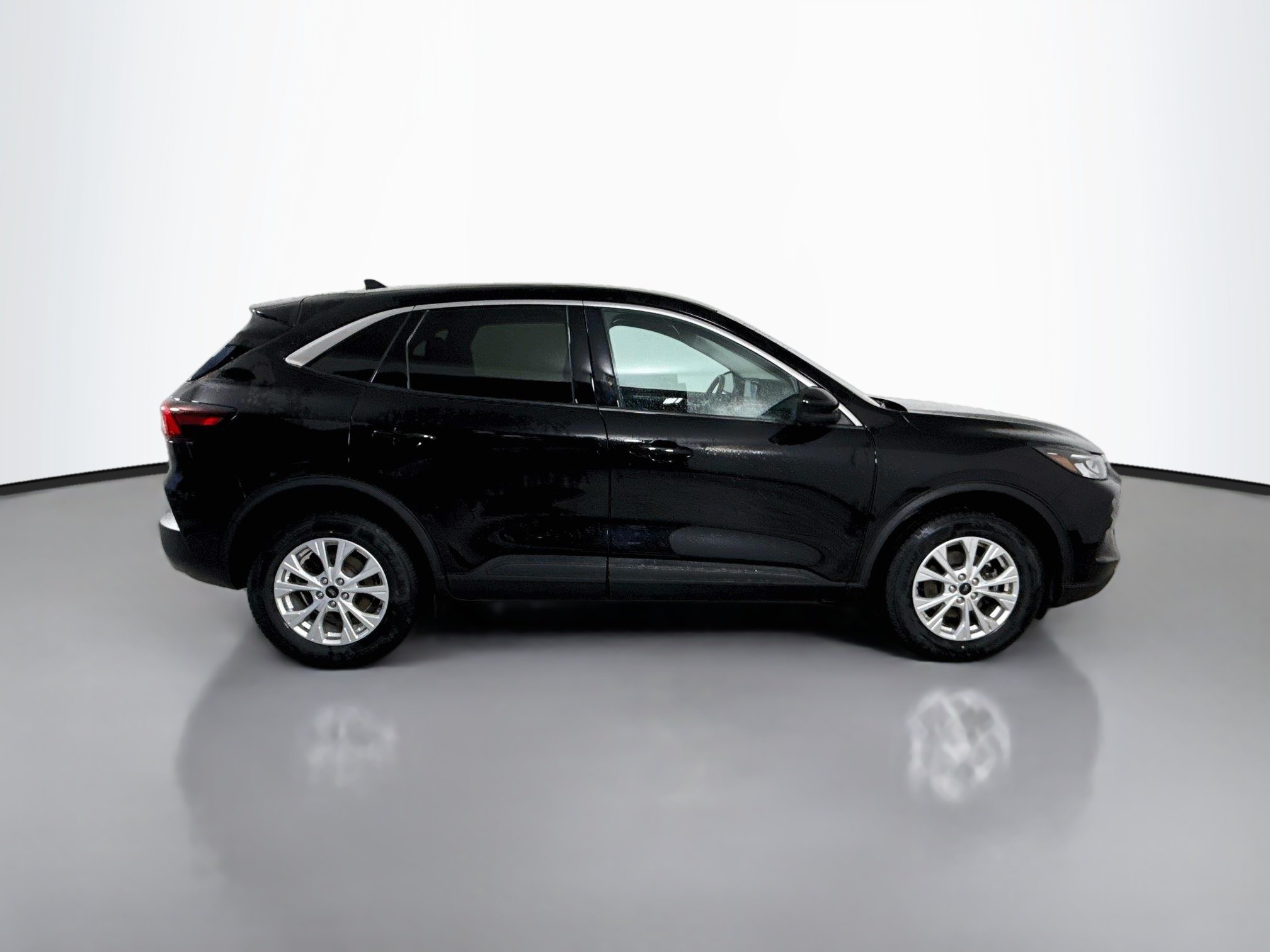 Used 2023 Agate Black Metallic Ford Active image 8