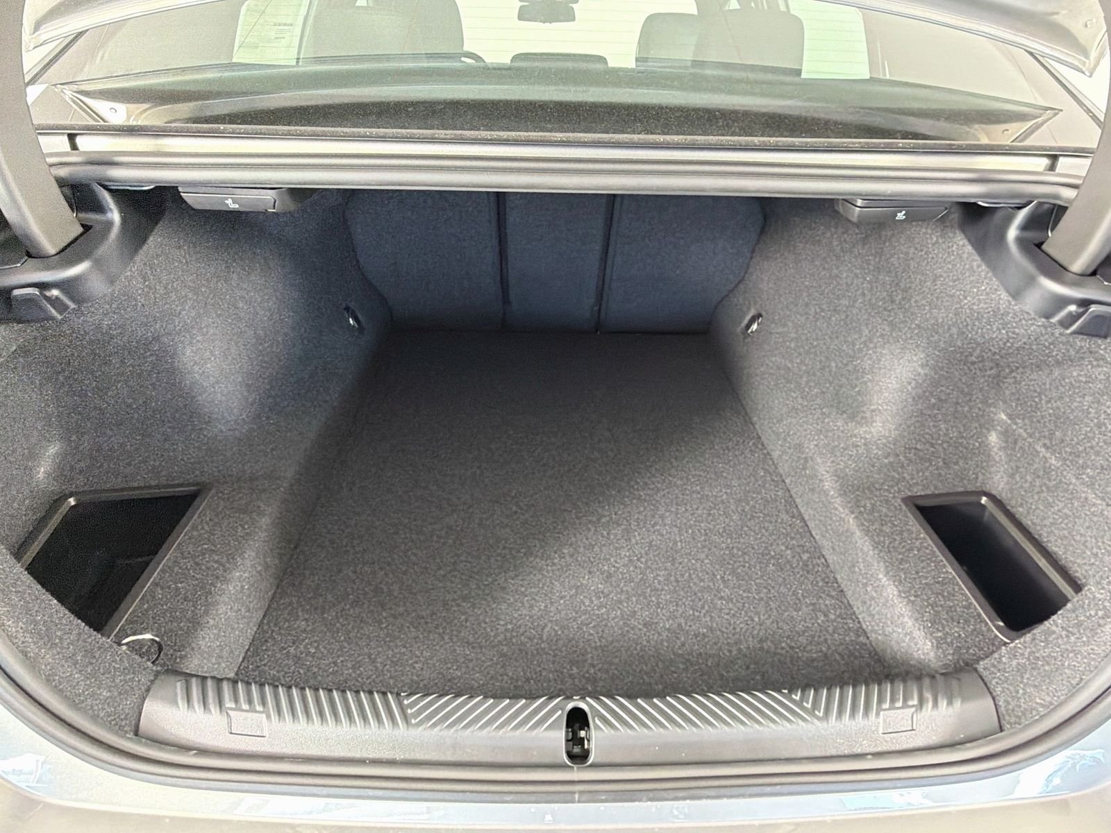 New 2027 Oxide Grey Metallic BMW 530i image 28