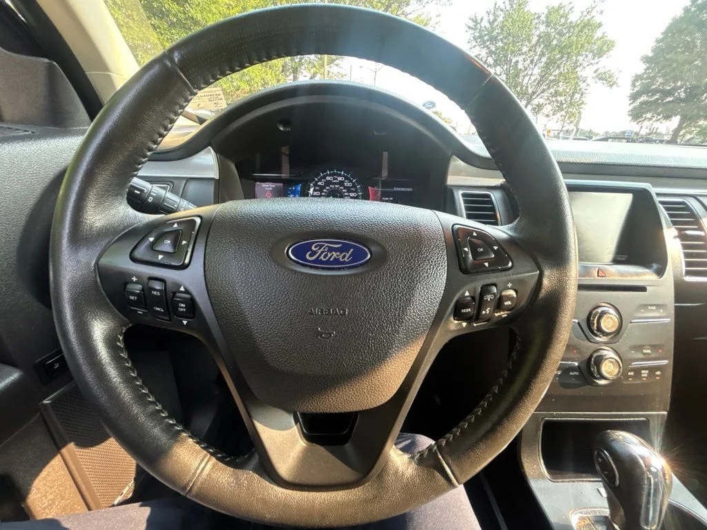 Used 2015 Black Ford SEL image 19
