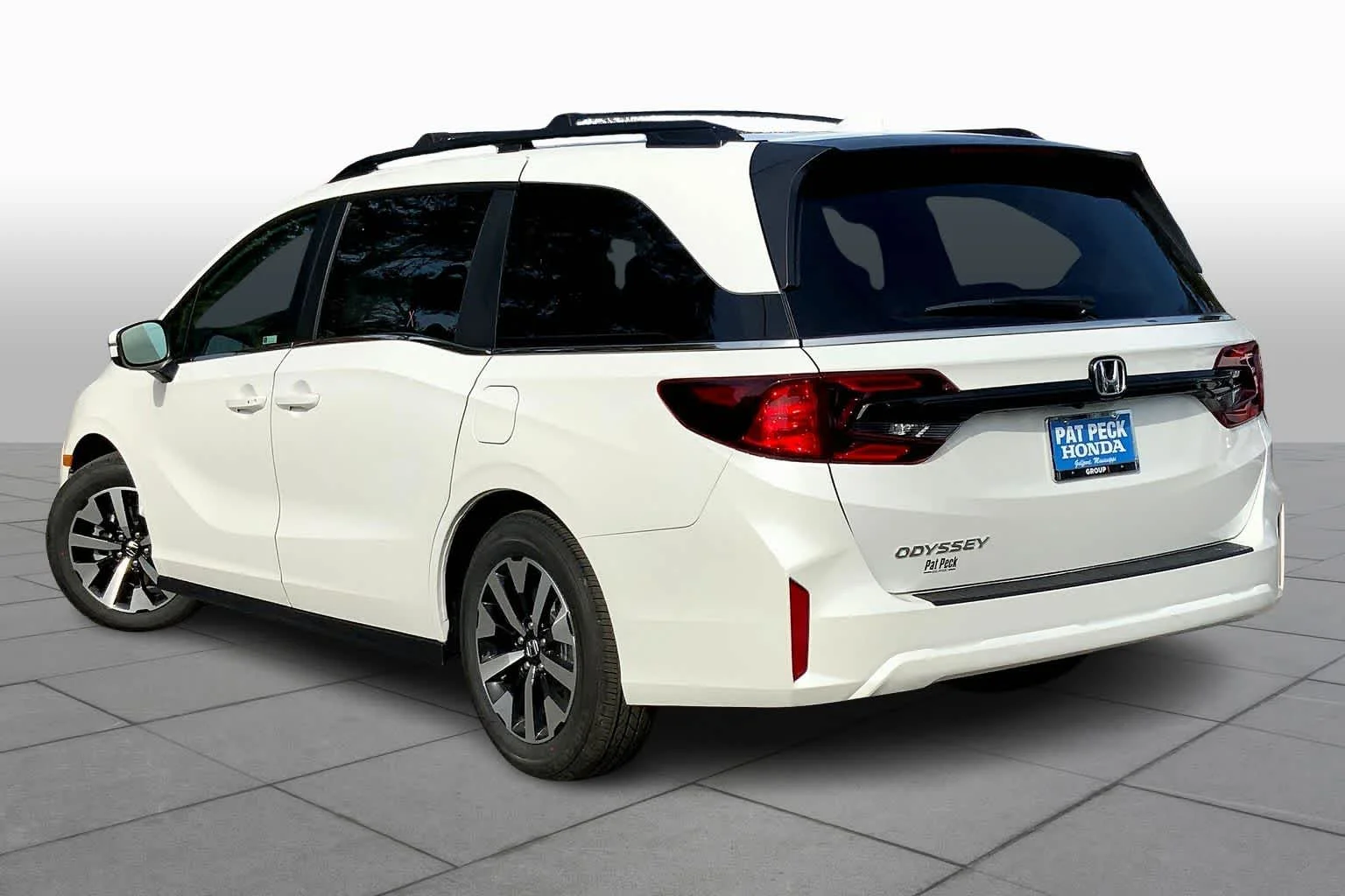 New 2026 Platinum White Pearl Honda EX-L image 12