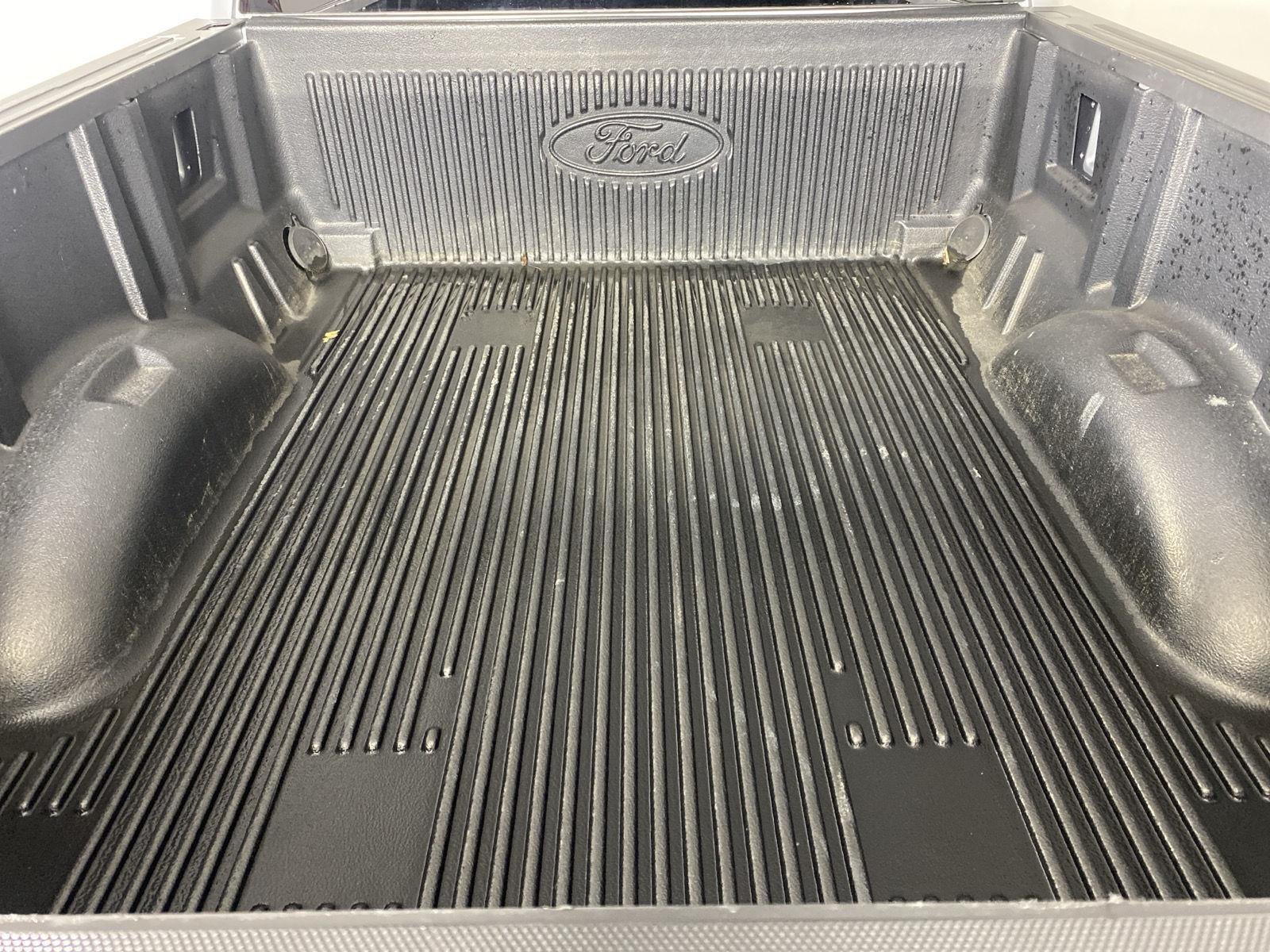 Used 2022 Iconic Silver Ford XLT image 25