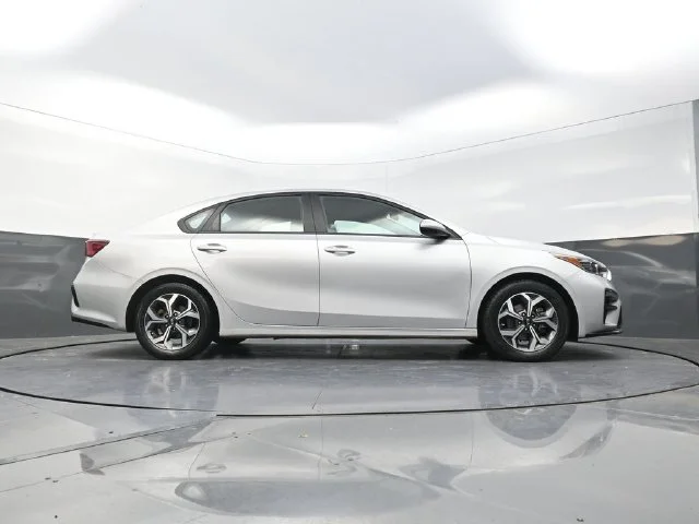Used 2021 Silver Kia LXS image 38