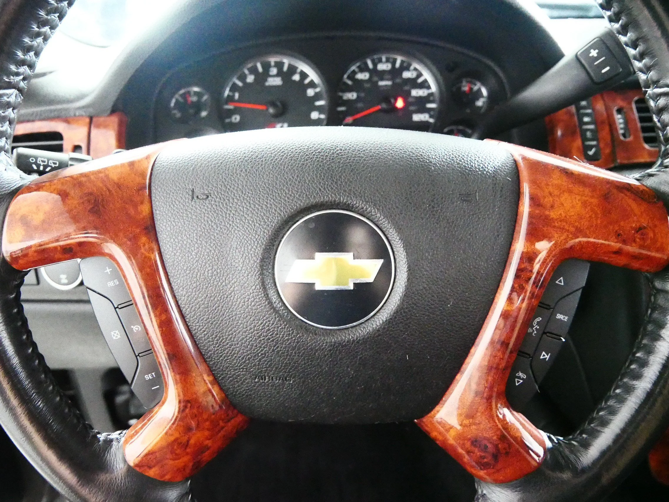 Used 2011 Mocha Steel Metallic Chevrolet LT image 25