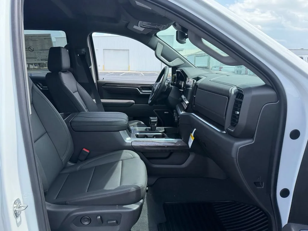2026 Chevrolet Silverado 1500 LTZ - Photo 9