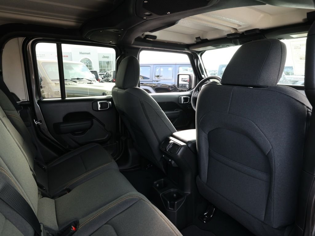 New 2026 Granite Crystal Metallic Clear-Coat Exterior Paint Jeep Sport S image 15