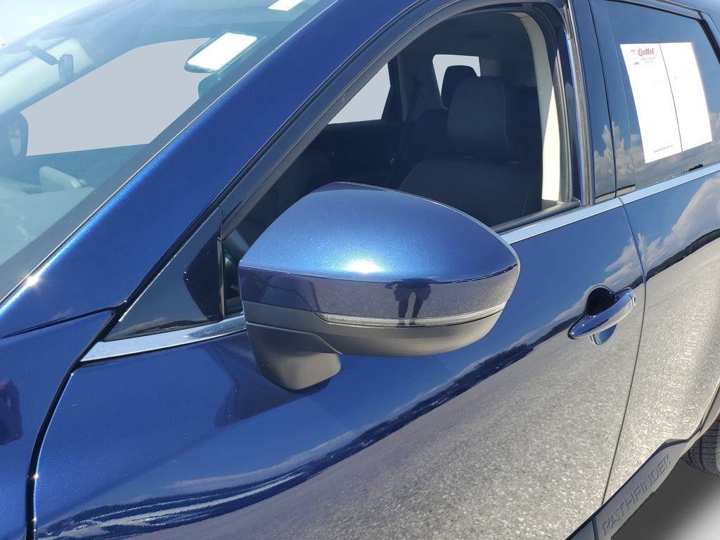 Used 2022 Blue Nissan SV 4WD image 25