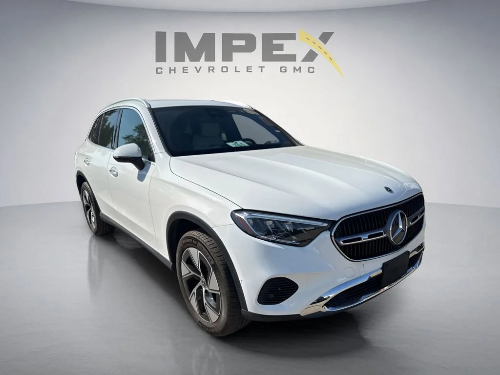 Used 2023 White Mercedes-Benz GLC 300 image 5