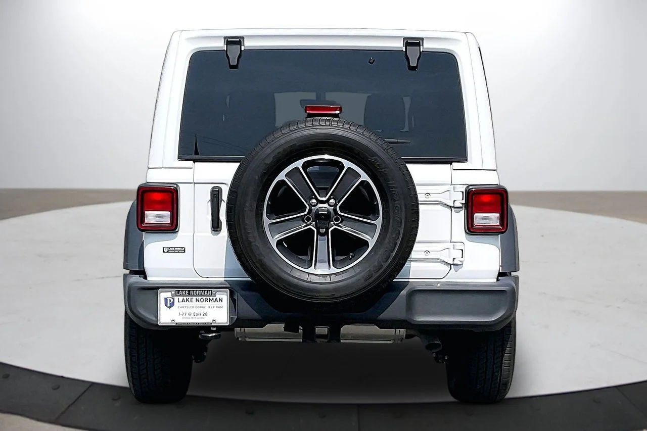 Used 2023 White Jeep Sport image 7