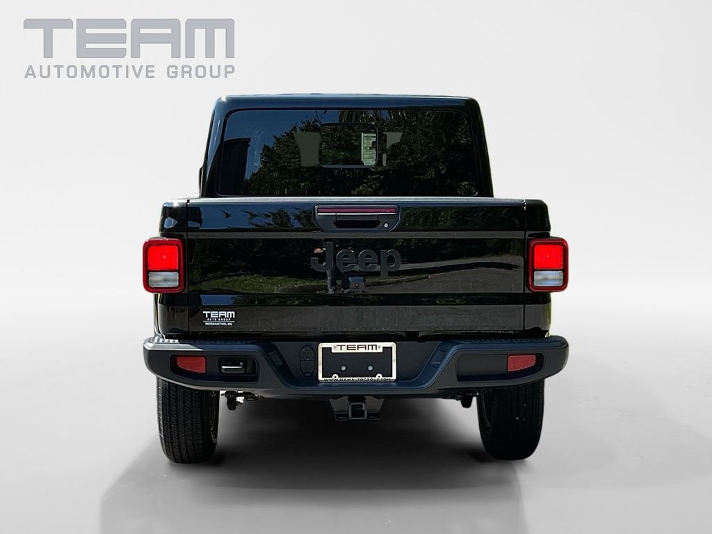 New 2025 Black Clear-Coat Exterior Paint Jeep Sport S image 6