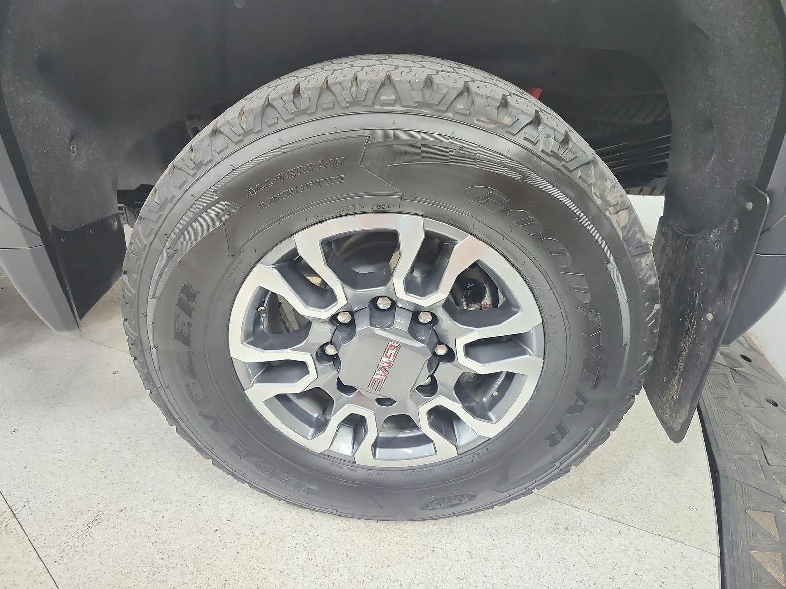 Used 2022  GMC AT4 image 54