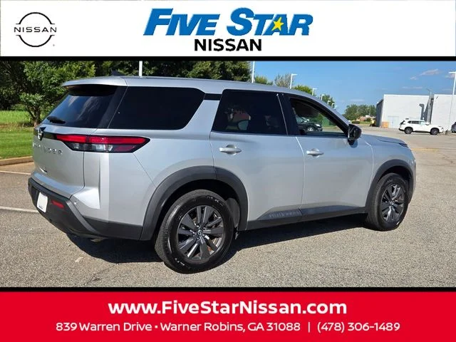 Used 2024 Silver Nissan S image 12