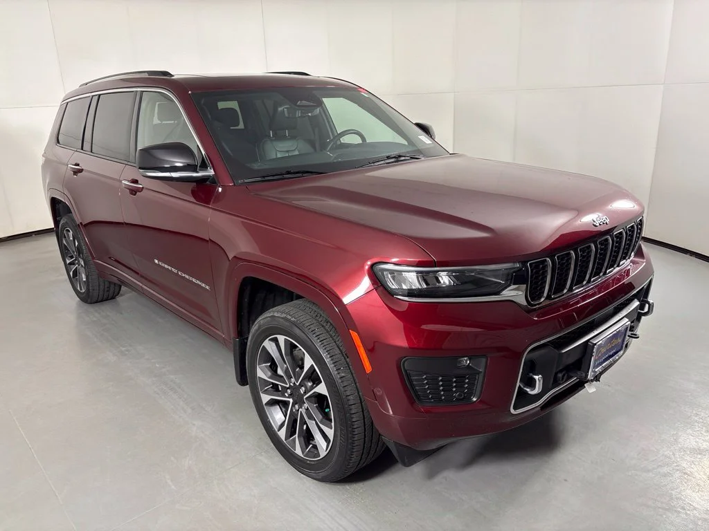 Used 2023 Red Jeep Overland image 2