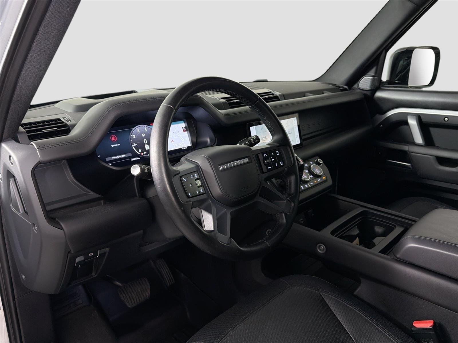 Used 2024 Hakuba Silver Land Rover X-Dynamic SE image 9