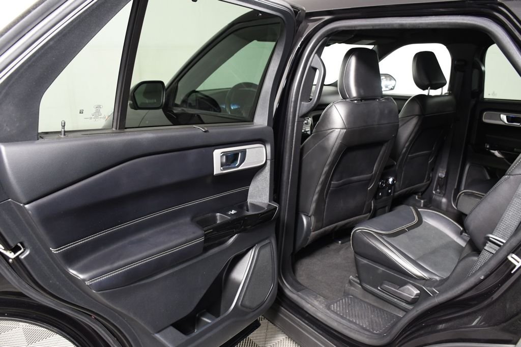 Used 2022 Agate Black Metallic Ford ST image 16