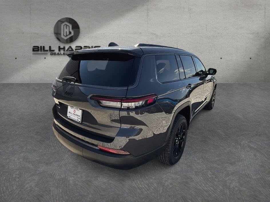New 2026 Baltic Gray Metallic Clear-Coat Exterior Paint Jeep Altitude image 5