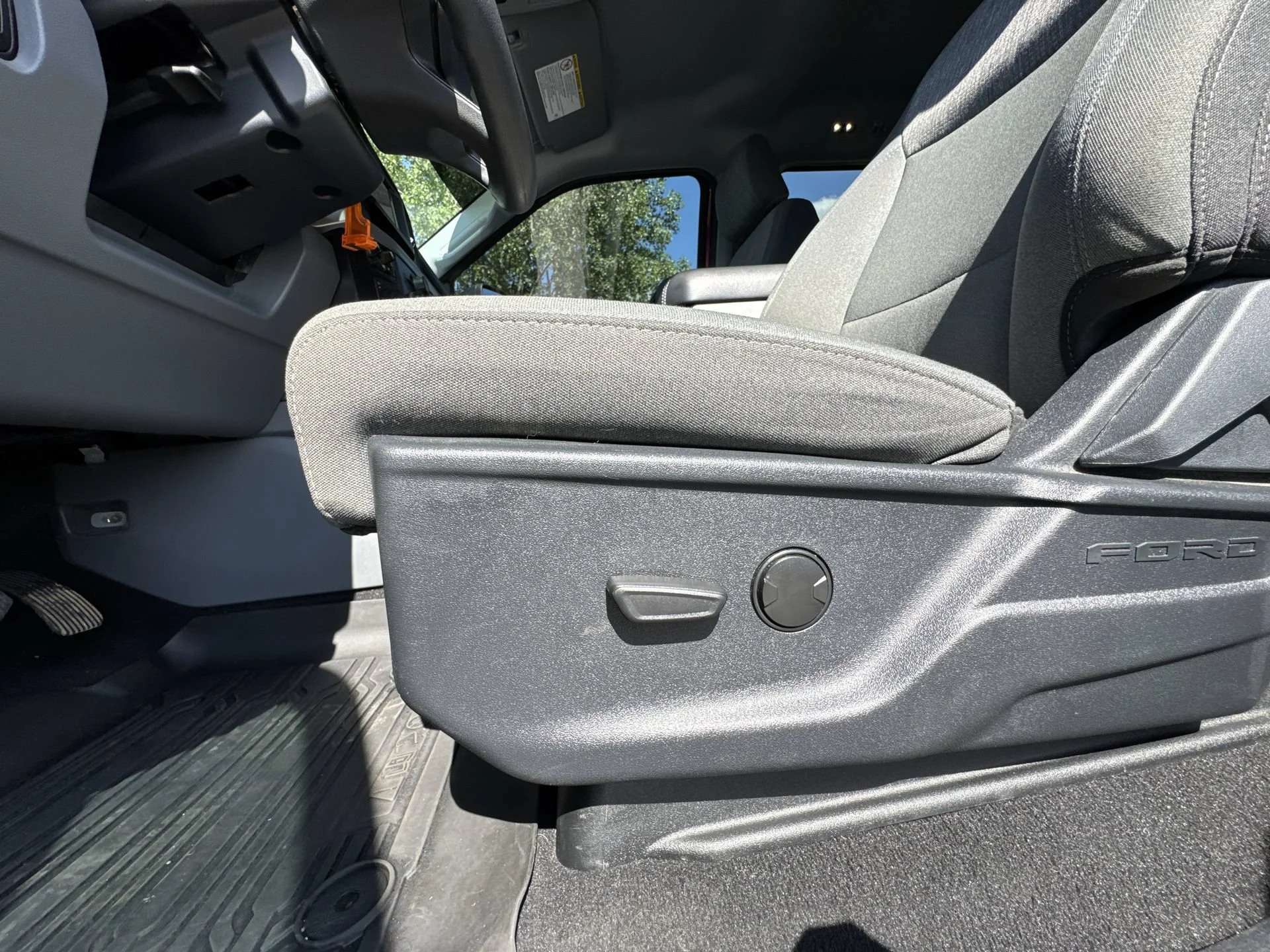 2025 Ford F-350 Super Duty XLT - Photo 12