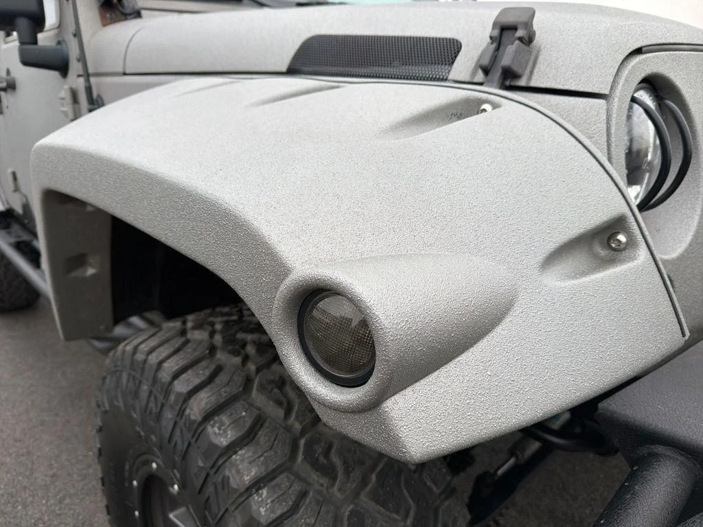 Used 2015 Silver Jeep Unlimited Sport image 25