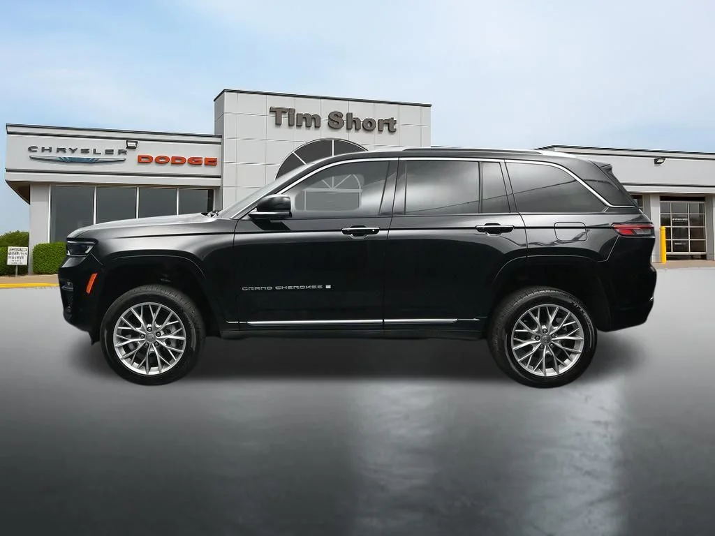 Used 2023 Black Jeep Summit image 2