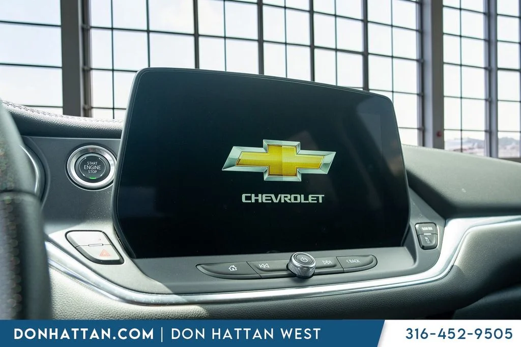 Used 2025 Gray Chevrolet LT image 9