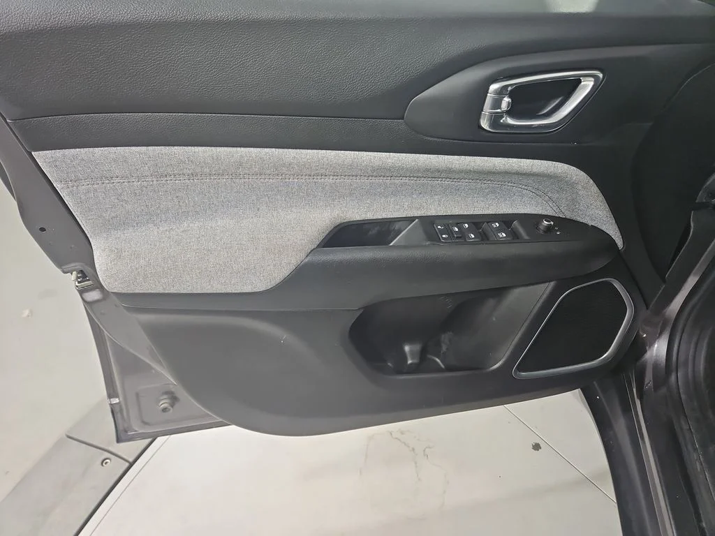 2022 Jeep Compass Latitude Lux - Photo 11