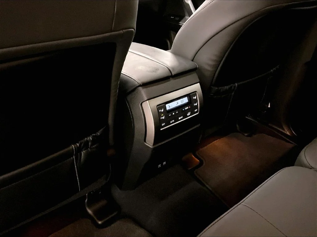 Used 2023 White Lexus 460 image 10