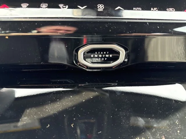 New 2026 Diamond Black Crystal Pearl-Coat Exterior Paint Jeep Altitude image 37