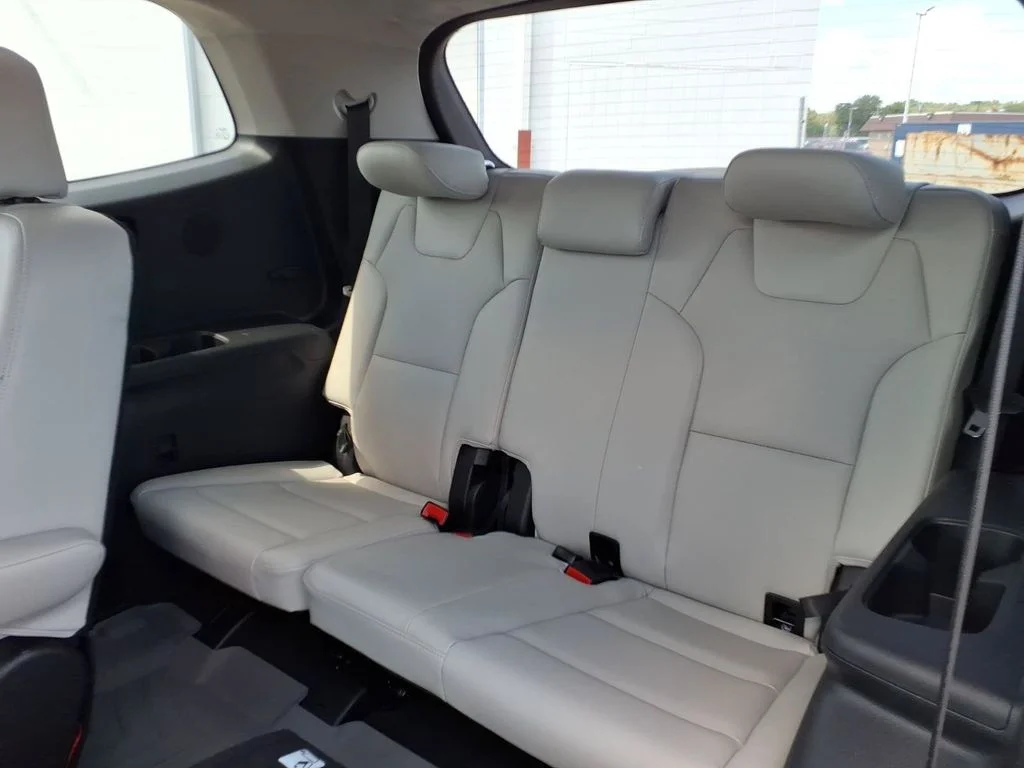 Used 2023 White Kia SX-Prestige image 17