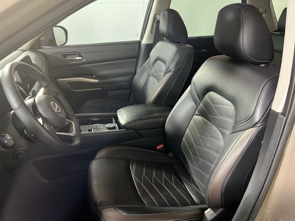 Used 2024 Beige Nissan Platinum image 12