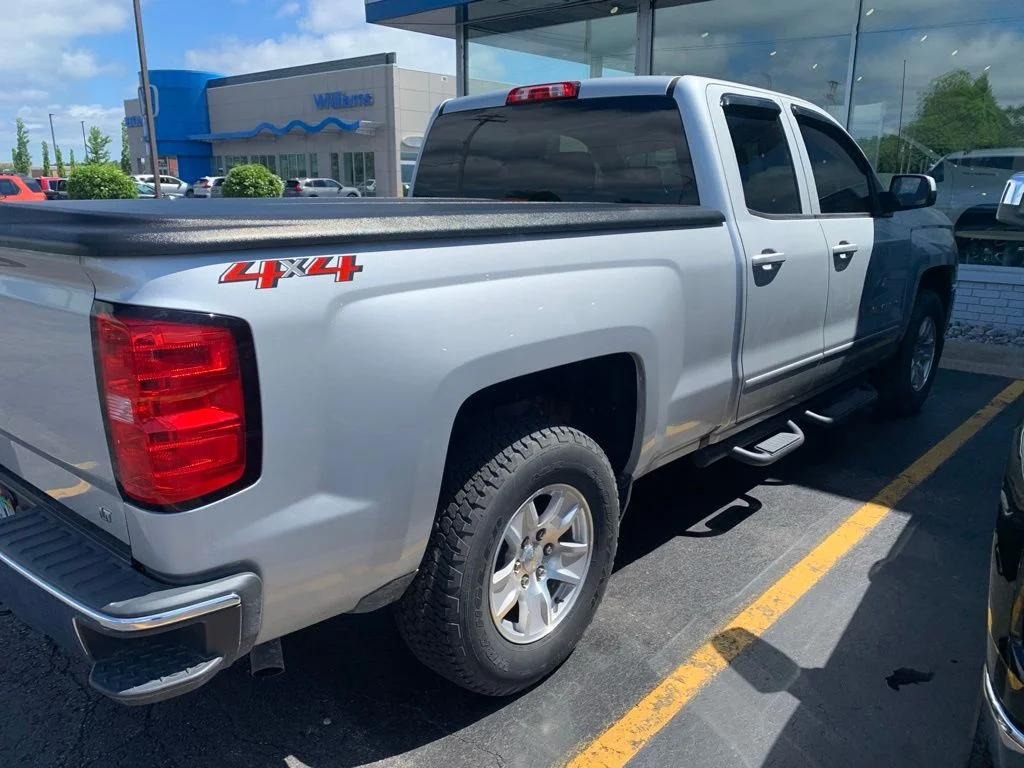 Used 2018 Silver Ice Metallic Chevrolet LT image 8
