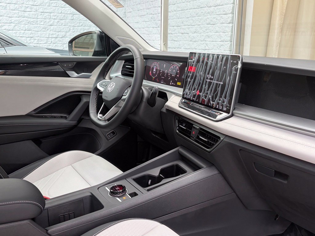 New 2026 Deep Black Pearl Volkswagen 2.0T SE image 18