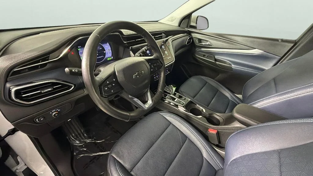 Used 2023 Summit White Chevrolet Premier image 18
