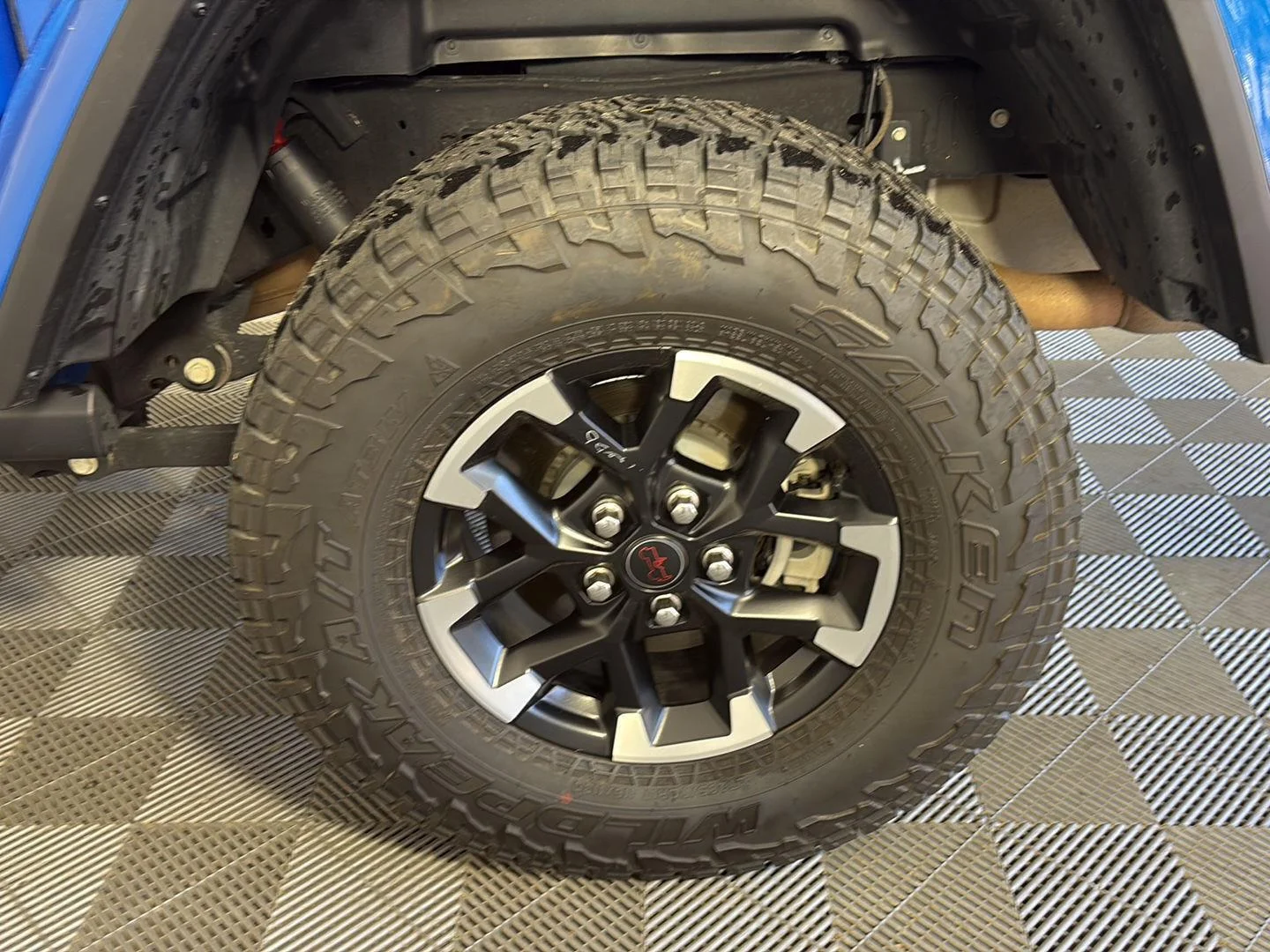 Used 2024 Hydro Blue Pearlcoat Jeep Rubicon X image 17