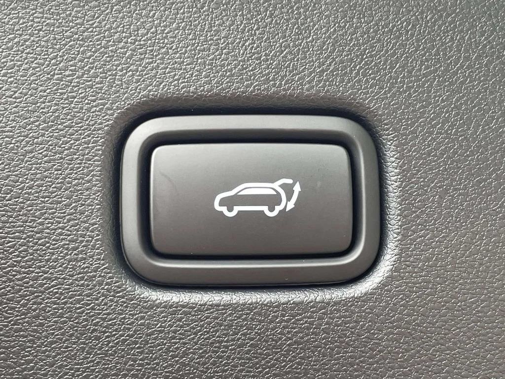 New 2026 White Hyundai SEL image 9